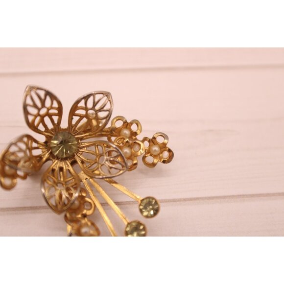 Peridot and Pearl Flower Floral Pin Brooch Lapel Hat Elegant Jewelry Vintage - Picture 9 of 12